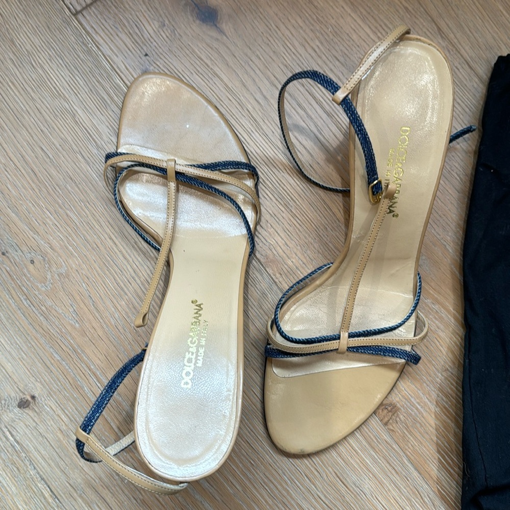 Authentic dolce and Gabbana sandals size 39